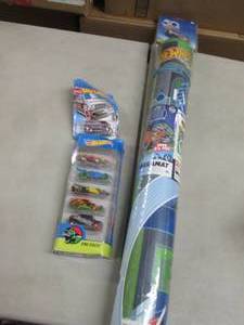 lot 363 image: Hot Wheels Megamats, Cars...