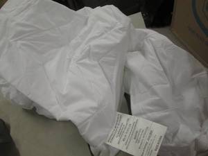 lot 95 image: Room EssentialsTwin Mattress Pad...