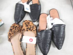 lot 147 image: 3 pr NWT Ladies Shoes Size 6, 6.5, ...