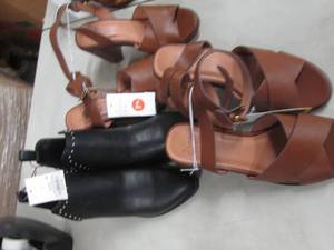 lot 148 image: 3 pr NWT Ladies Shoes Size 7, 7.5, ...