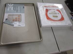 lot 155 image: Non-Stick Baking Pan, Wall Art...