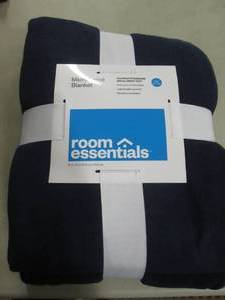 lot 160 image: Twin Microfleece Blanket...