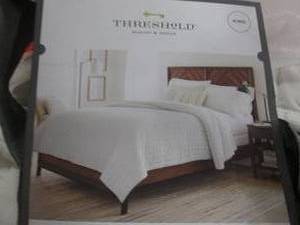 lot 174 image: Threshold Channel Velvet Stitch Qui...