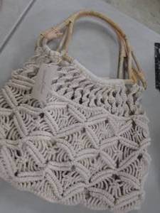 lot 179 image: Universal Threads Woven Bag...