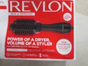 lot 188 image: Revlon Hair Dryer & Volumizer...