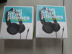 lot 189 image: 2 Kids Head Phones...