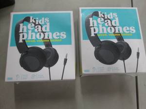 lot 190 image: 2 Kids Head Phones...