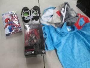 lot 201 image: Star Wars Figure, 2t-3t Briefs, Siz...