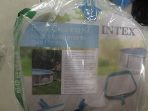 lot 234 image: Intex Pool Cleaning Kit...