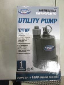 lot 251 image: 14 HP Utility Pump...