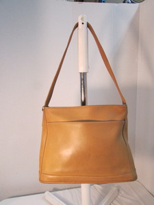 Authentic Vintage Coach Carmel Leather Bleeker