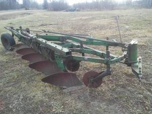 lot 262 image: John Deere 5 bottom plow.