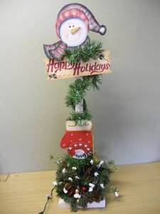 lot 41 image: Christmas Dcor
