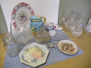 lot 47 image: Kitchen and Antique Items