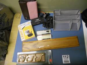 lot 112 image: Office items and AV