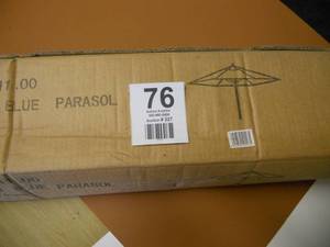lot 76 image: Parasol - Patio Umbrella, New