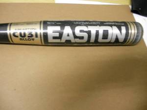 lot 121 image: Easton CU31 Baseball Bat 28