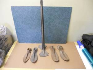 lot 130 image: Shoe Sole Repair Stand and forms Antique