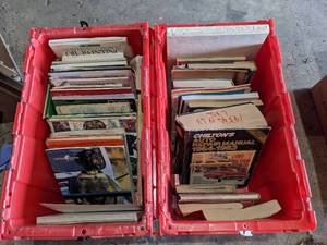 lot 50 image: Assorted Vintage Educational Books & Vehicle Repair Manuals