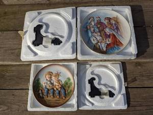 lot 52 image: Pair of Collectible Plates and Stands