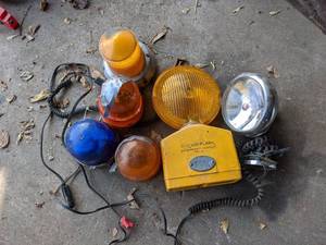 lot 55 image: Assorted Warning Lights
