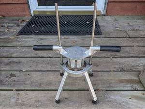 lot 70 image: Eight Section Upright Apple Hacker