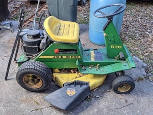 lot 1 image: John Deere R70 8 HP Riding Lawn Mower