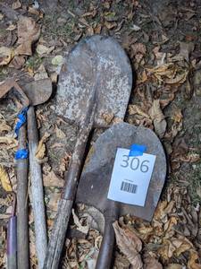 lot 306 image: Shovels, Hoes, etc.