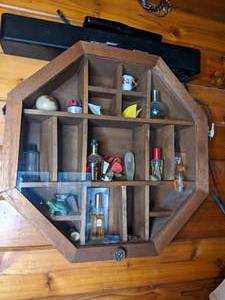 lot 153 image: Octagonal Wall Shelf and Contents