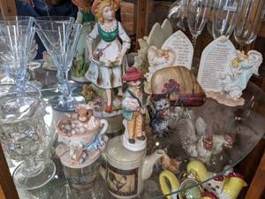 lot 160 image: Lot of figurines and clear glassware