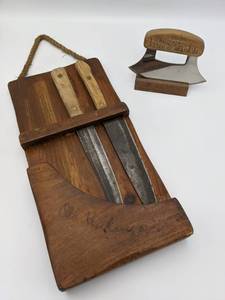 lot 190 image: Vintage Old Hickory Knives in Wall Mount Wood Holder