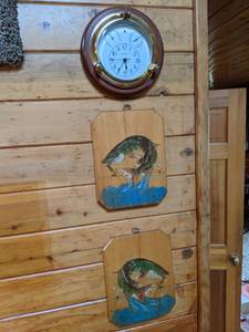 lot 197 image: Hampton Brass Nautical Wall Clock & (2) Painted Fish Wood Wall Hangings