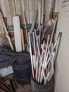 lot 269 image: Assorted Metal Posts & Galvanized Steel Bucket