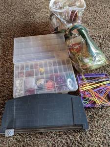 lot 115 image: Lot of Assorted Crafting Items and Brooches in Plastic Case
