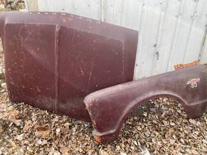 lot 280 image: Chevy C30 Spare parts