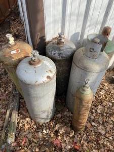 lot 282 image: Assorted Gas Cylinder Tanks