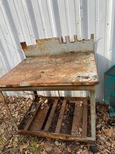 lot 287 image: Solid Steel Rusty Work Table
