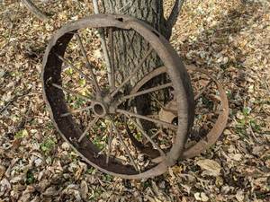 lot 623 image: Two Rusty Antique Wagon Wheels
