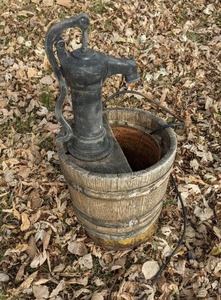 lot 619 image: Old Fashioned Water Pump Fountain