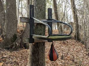 lot 600 image: Boxing Speed Bag with Platform