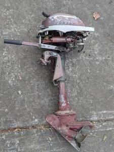 lot 551 image: Vintage 1950s Johnson 3 HP Outboard Motor