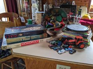 lot 454 image: Lot of Hot Wheels, Tonka Trucks, Toys, Games and Coloring Books