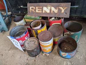 lot 507 image: Rusty Stuff Old Sign and Vintage Tins