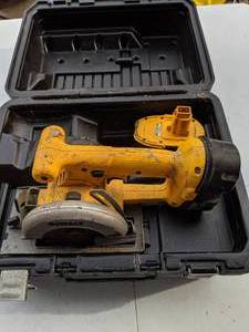 lot 325 image: DeWalt Cordless Circular Saw with Case