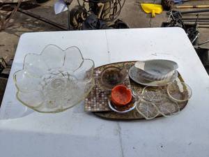 lot 341 image: Assorted Serving Platters & Ashtrays