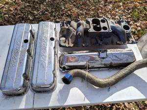 lot 210 image: Chevy 454 Intake Manifold and Edelbrock Valve Covers