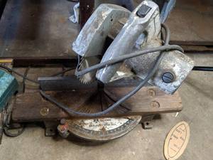 lot 15 image: Rockwell 34-010 Motorized Miter Saw