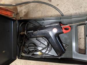 lot 25 image: 4.5 Bench Grinder & Weller 2400K Automatic Glue Gun with Case