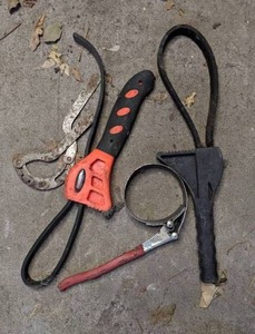 lot 81 image: Assorted Oil Filter and Strap Wrenches