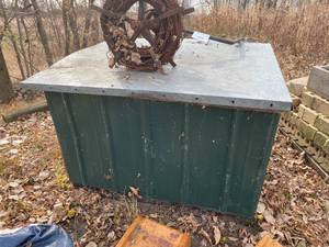 lot 402 image: Large Corrugated Metal Storage Bin